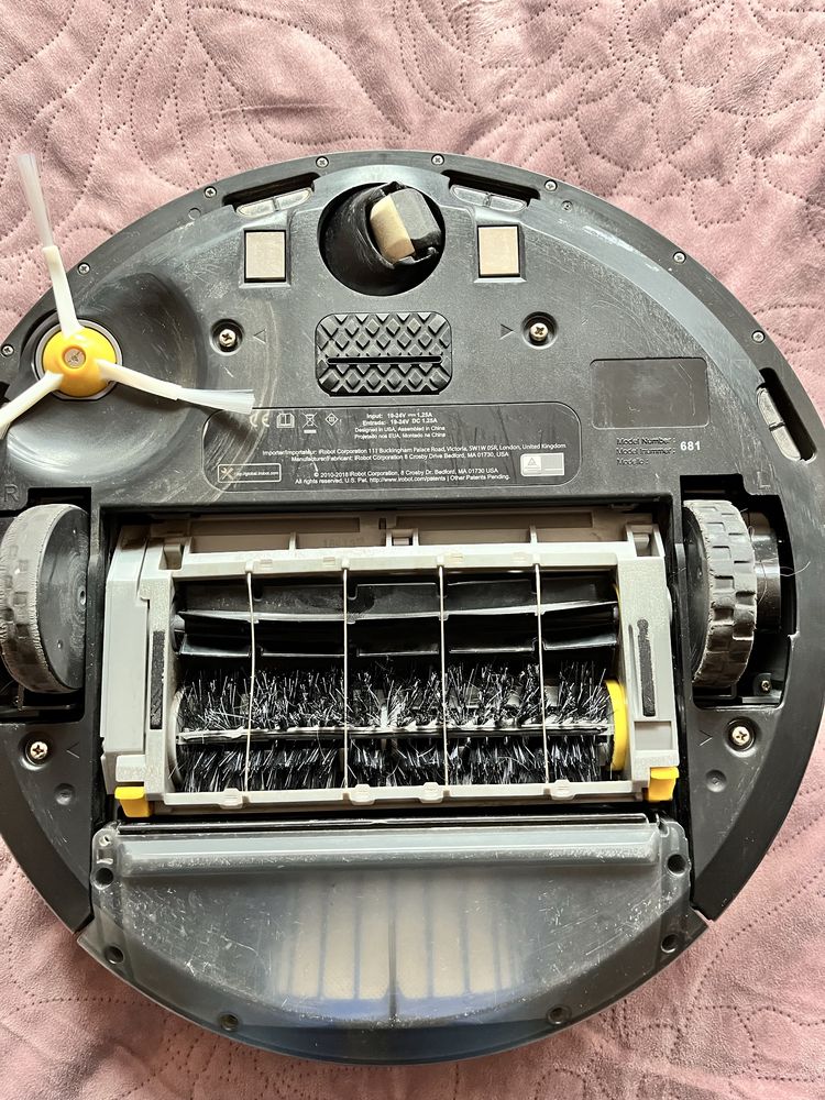 i Robot Roomba model 681