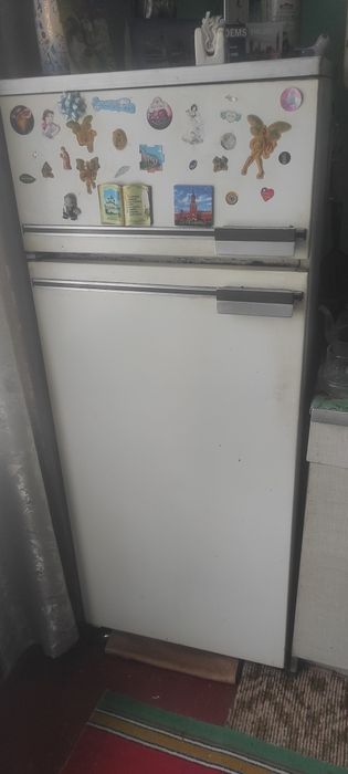 Отдам даром холодильник
