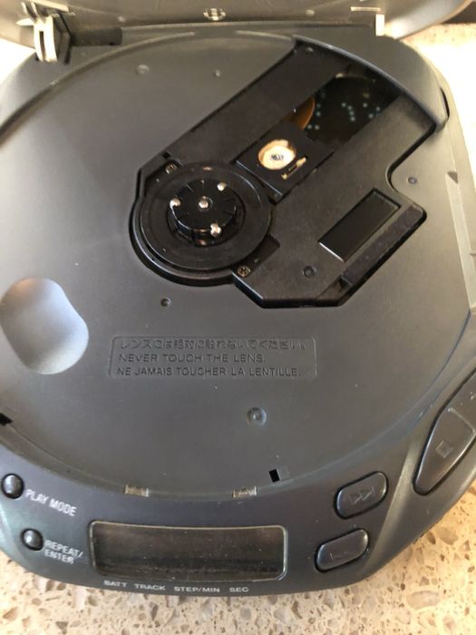 Cd плеер Sony d-181groove