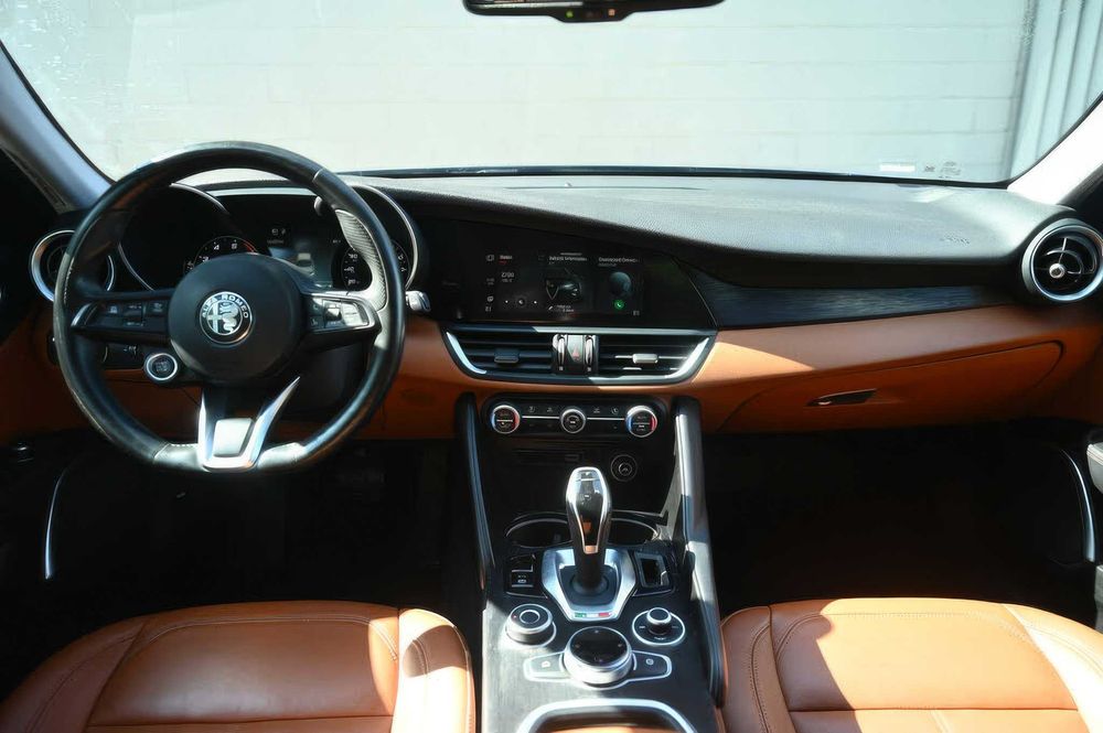 Alfa Romeo Giulia Sprint      2021