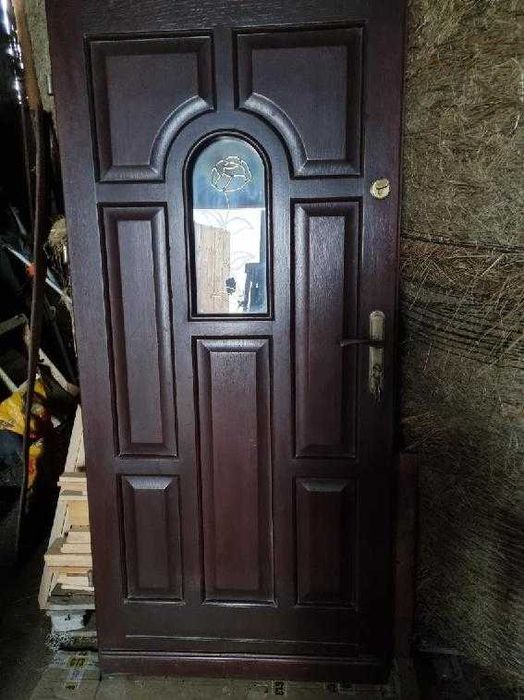 Drzwi zewnętrzne drewniane