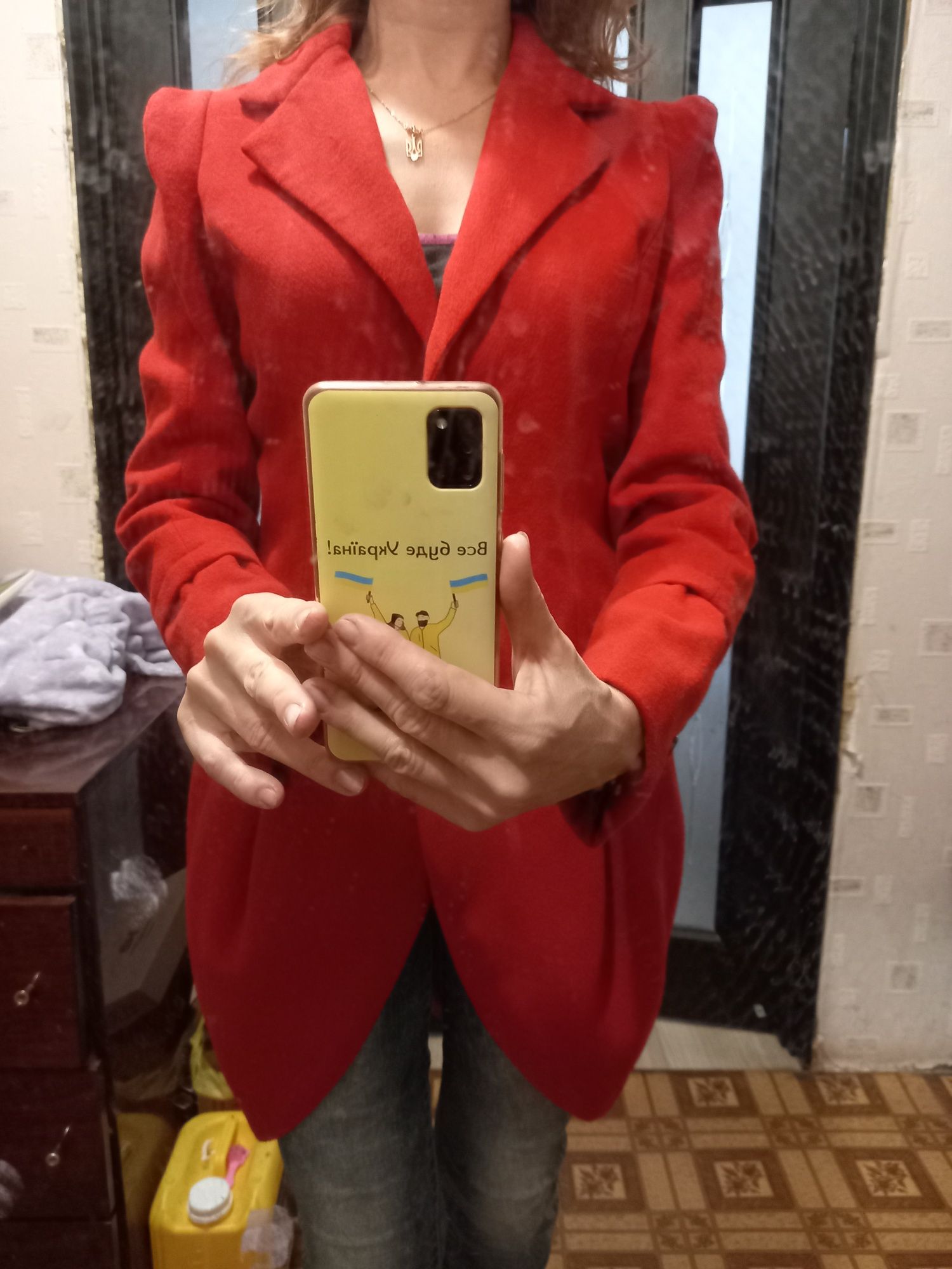 Пальто жіноче червоне