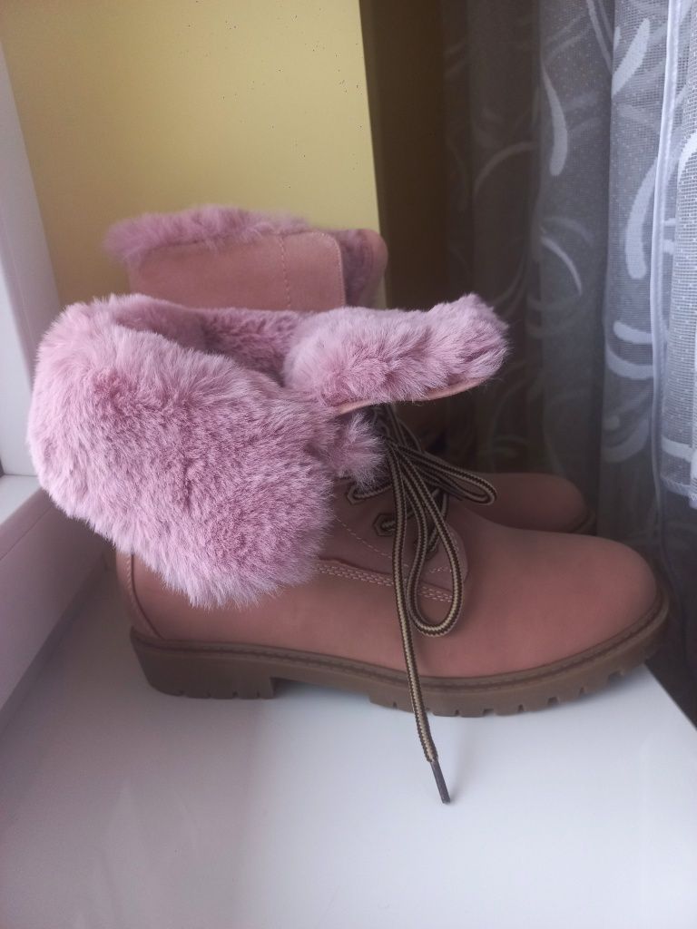 Nowe buty Vices botki z futerkiem trapery 39
