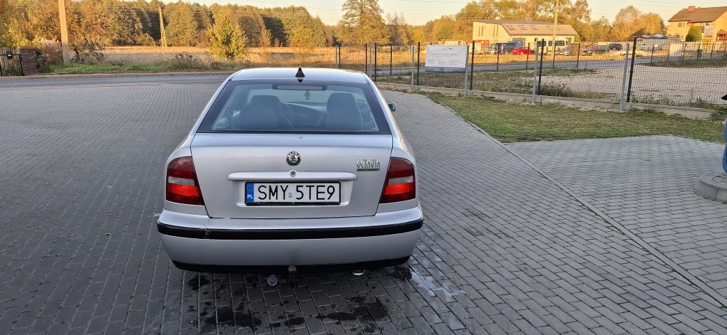 Skoda Octavia 1.6 75KM 1998r
