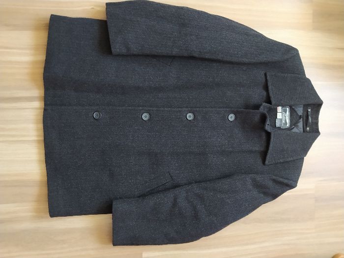 Długa wełniana kurtka męska