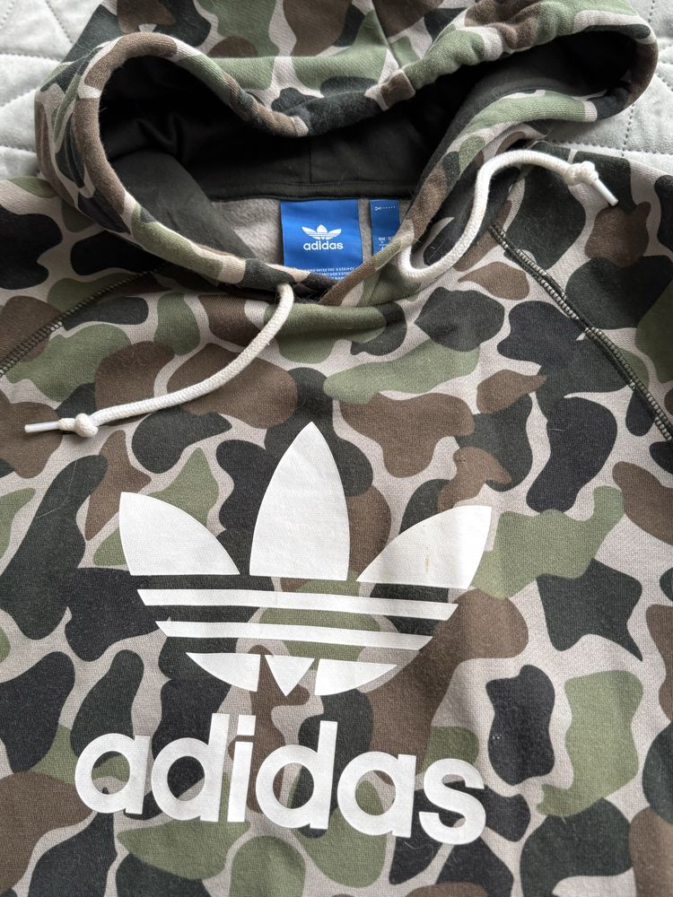 Sweater Adidas padrão camuflado