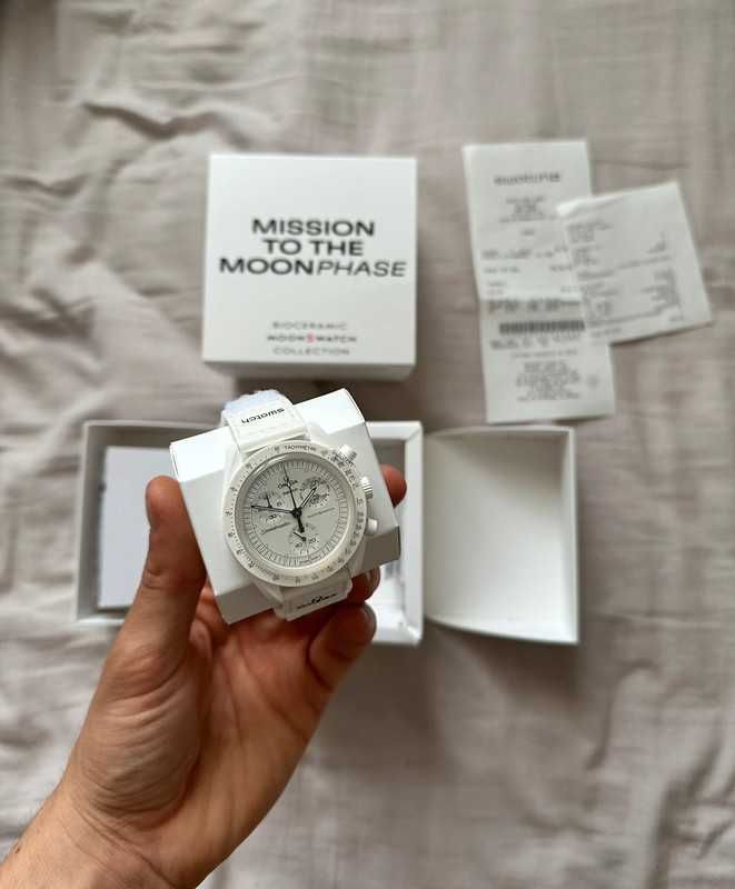 Swatch x Omega Bioceramic Moonswatch Mission To Moonphase Snoopy