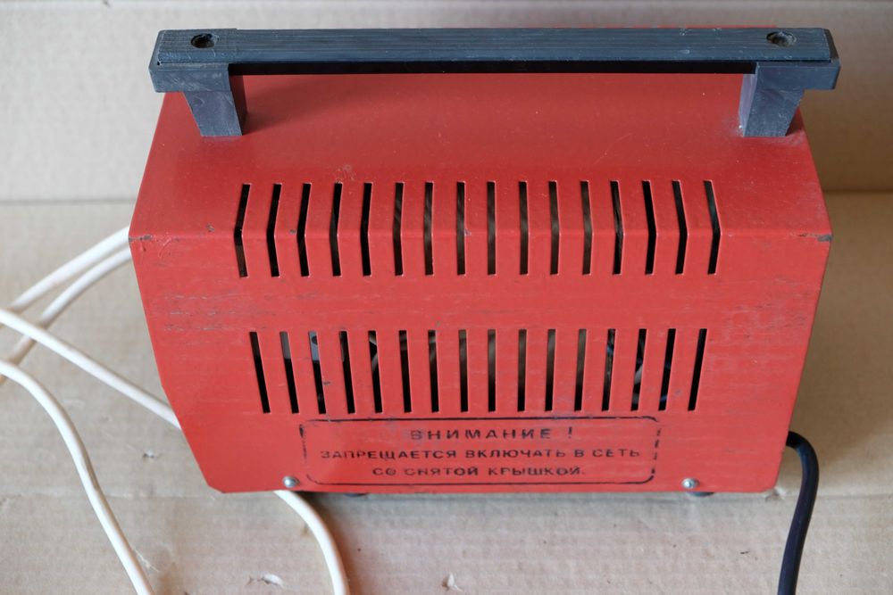 Зарядно-пусковое устройство "Импульс ЗП-11А".Новое.