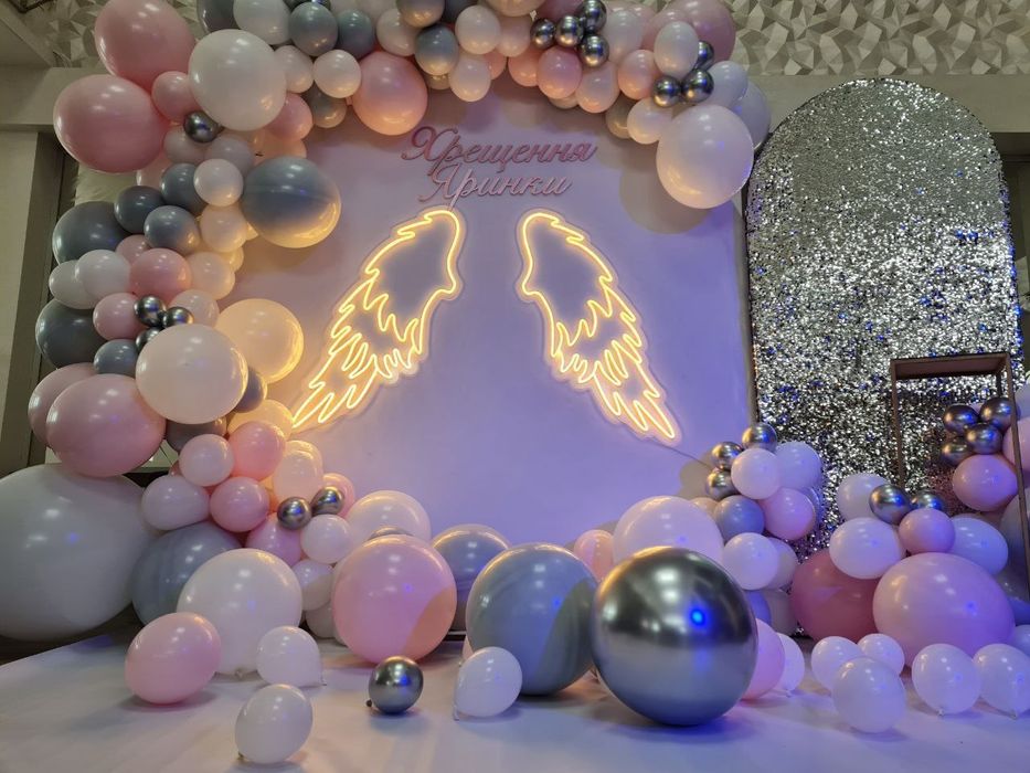 Крила неонові . Неон