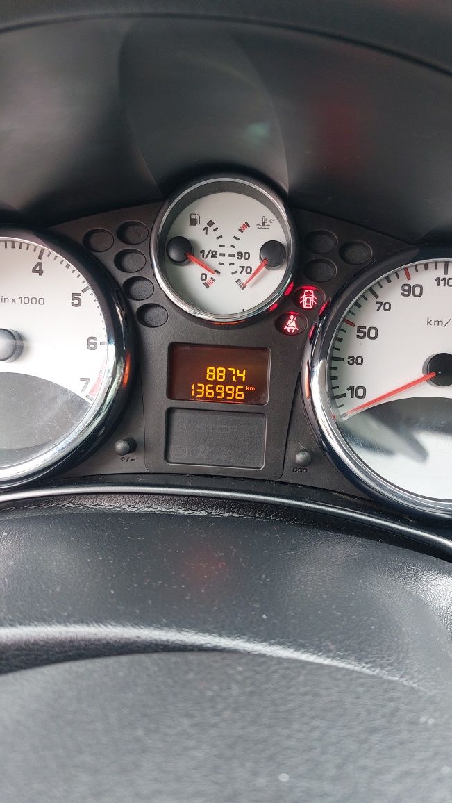 Продам 207sw 2011 г