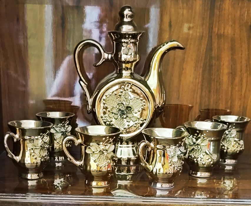 Сервизы чайный и кофейный