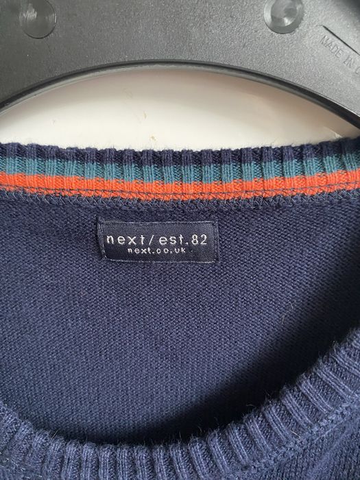 Sweter granatowy 146
