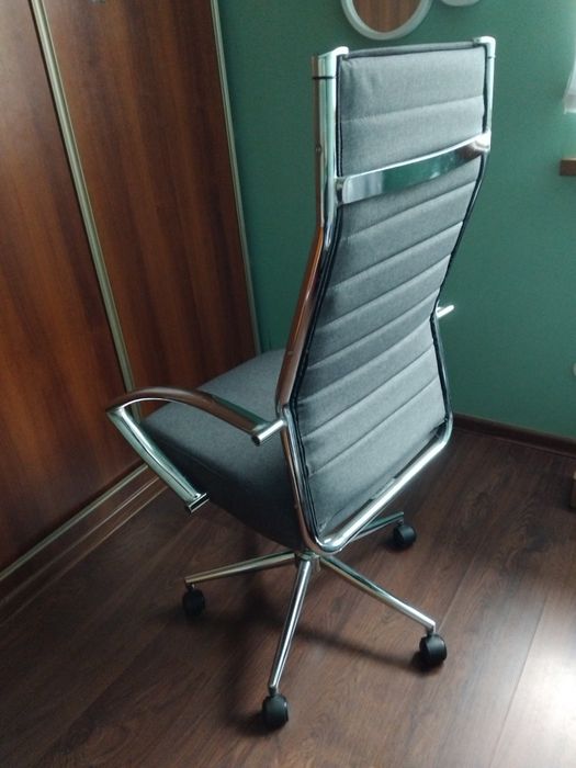 Krzesło biurowe  obrotowe na kółkach do biurka jak NOWE