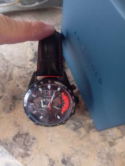 à venda:
relógio elegante da marca Singapura ARIES GOLD.