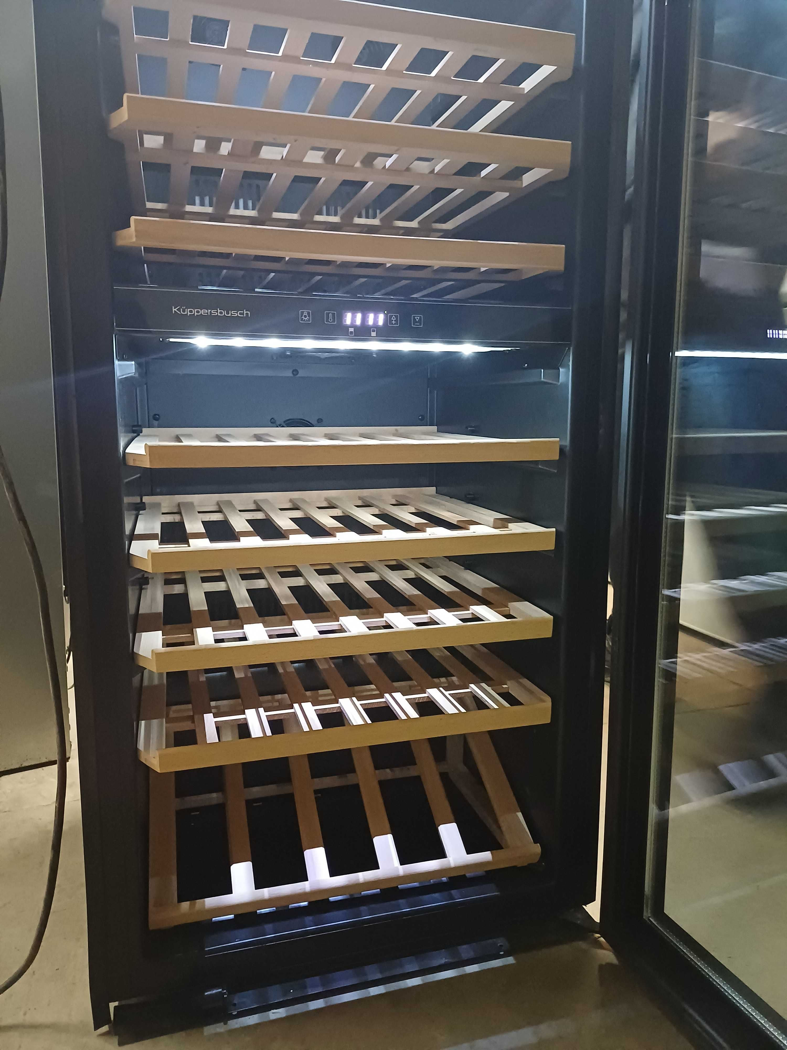Винна шафа холодильник Kuppersbusch FWK 4800.0 S чорний