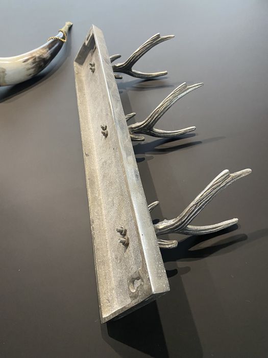 Myśliwski wieszak metal