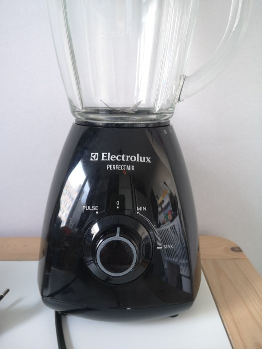 Blender kielichowy Electrolux Perfect Mix czarny