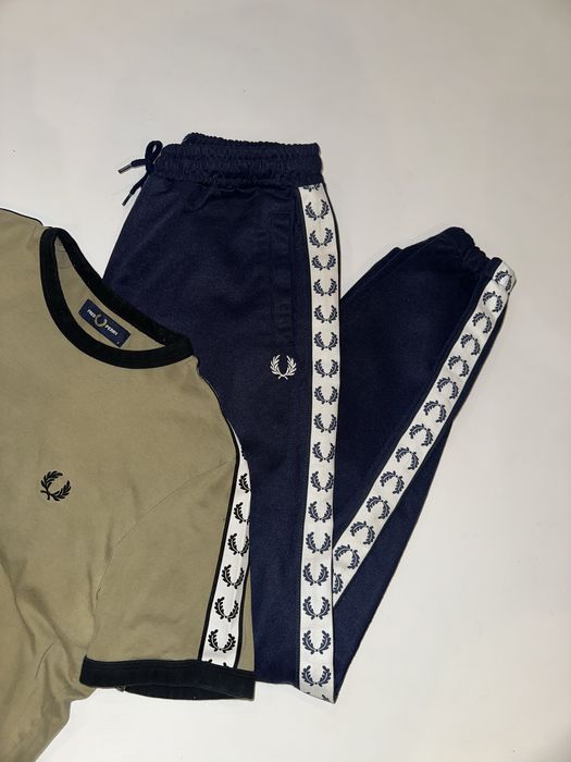 Fred perry штаны на лампасах
