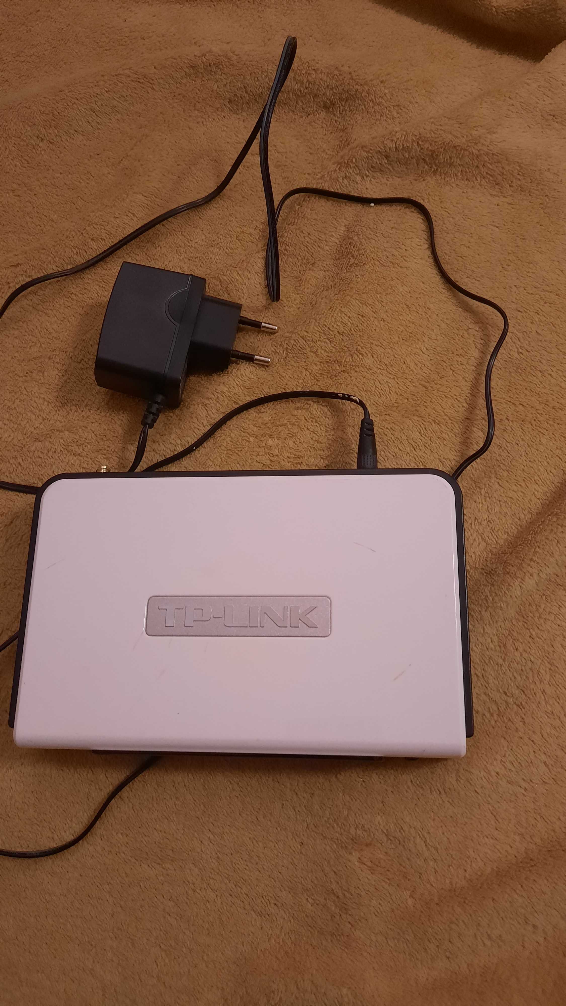 Router TP-LINK TL-MR3220, sprawny z zasilaczem.