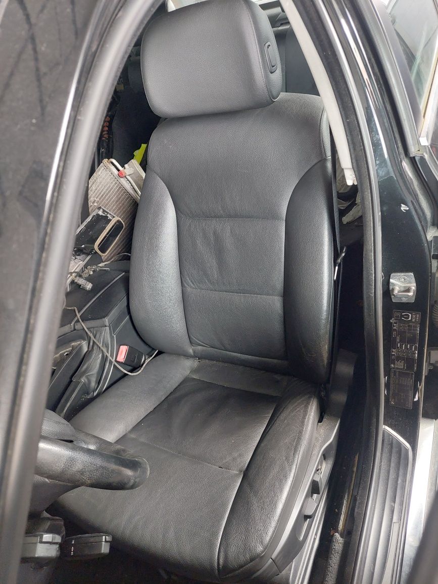 siedzenia skóra kanapa fotele boczki bmw e60 sedan LIFT skóra czarna