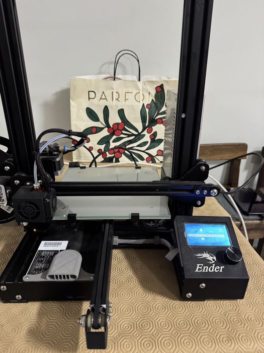 Creality Ender 3 com mesa de vidro