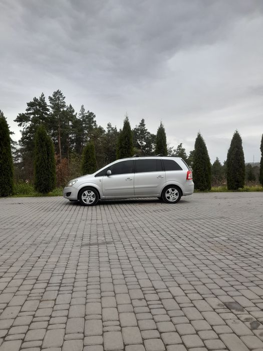 Opel  Zafira b 1.7 2010