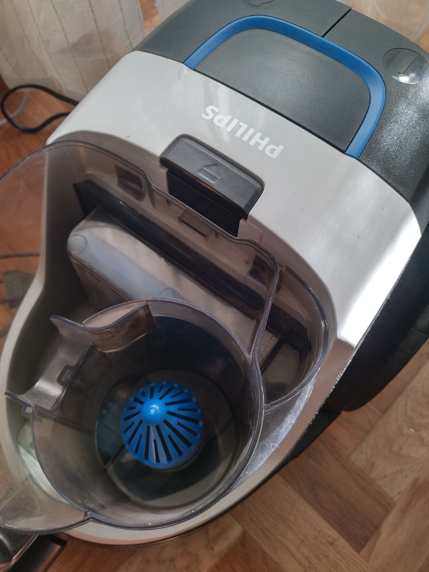 Пылесос безмешковый PHILIPS FC9332.