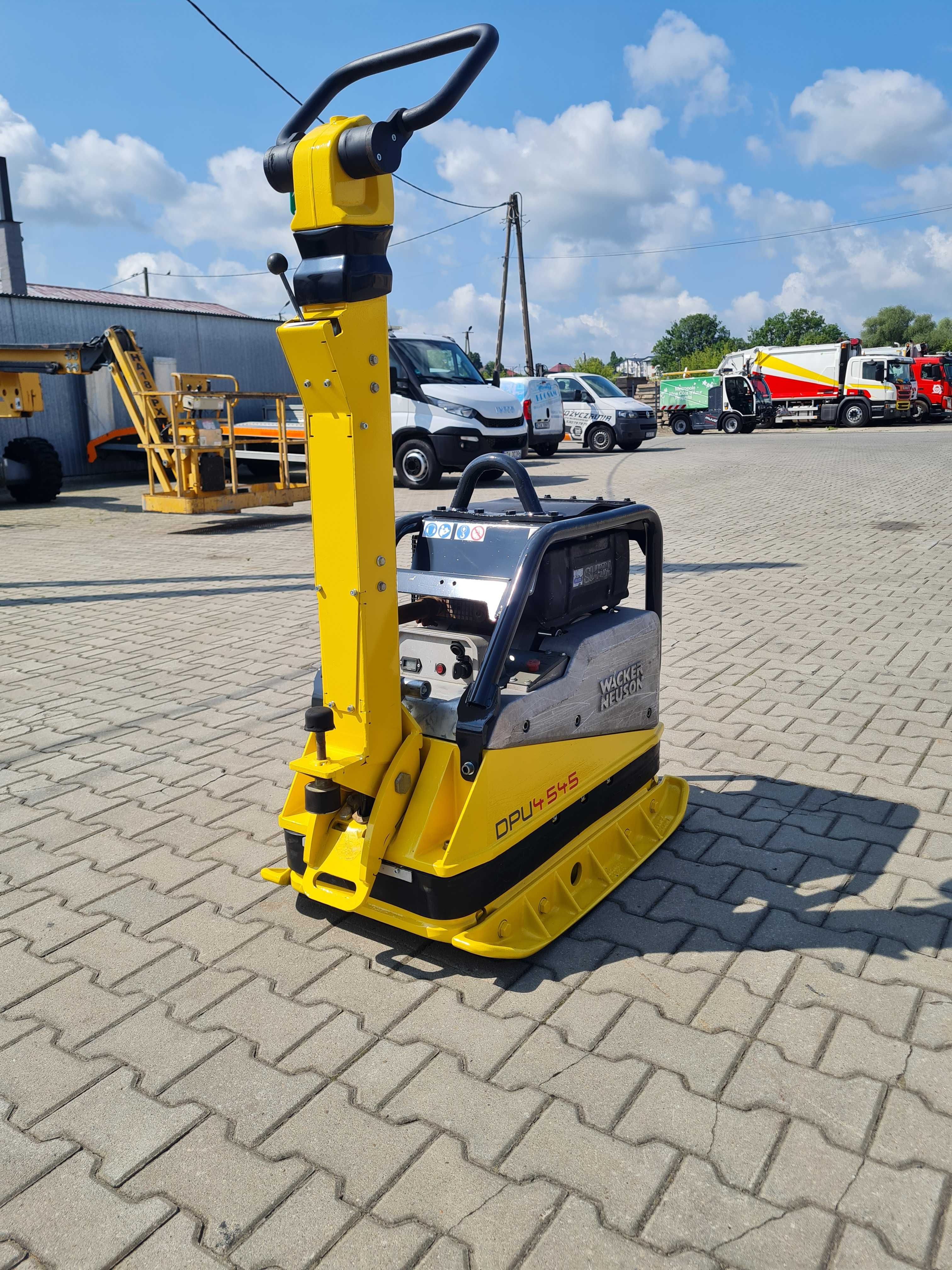 Zagęszczarka rewersyjna 425 kg Wacker Neuson DPU 4545Heh z 2016