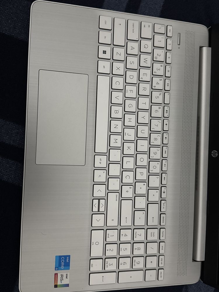 hp model RTL8822CE. 1TB. 16GB Ram