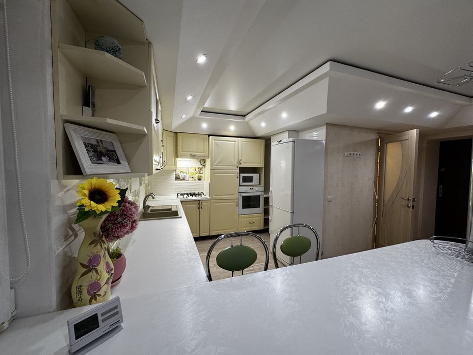 Оренда 2к дворівневої квартири з терасою біля Буча Пасаж