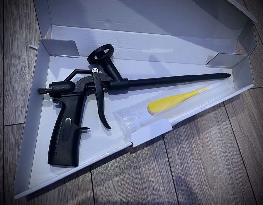 Pistolet do pianki SOUDAL piany 121408 Teflonowy