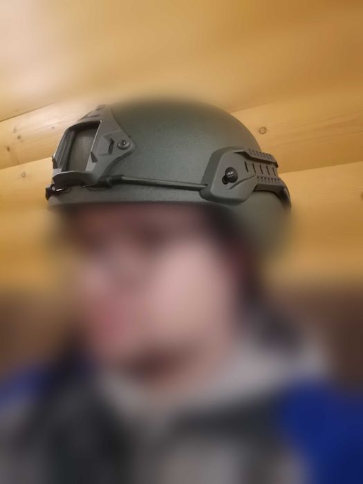 шолом Fast, новий.