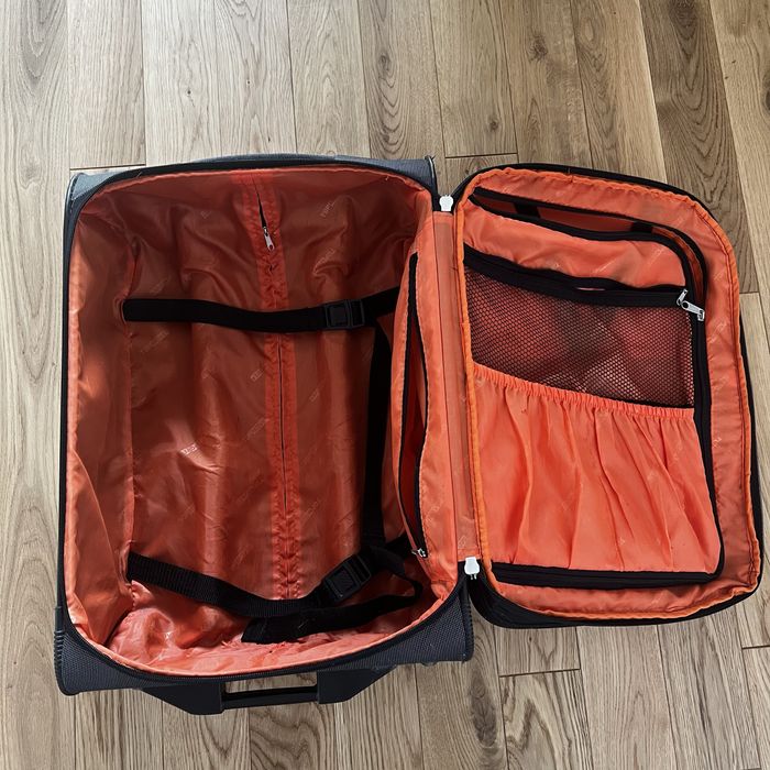 Дорожный чемодан 50x35x35