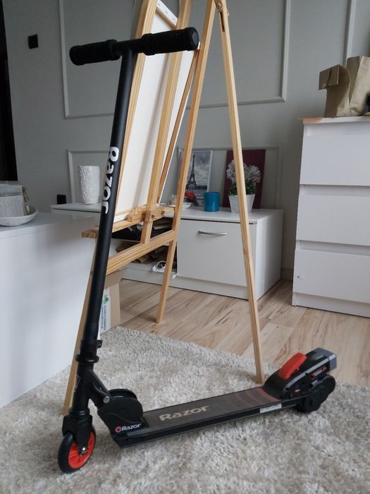 Hulajnoga elektryczna Razor Turbo A czarno czerwona