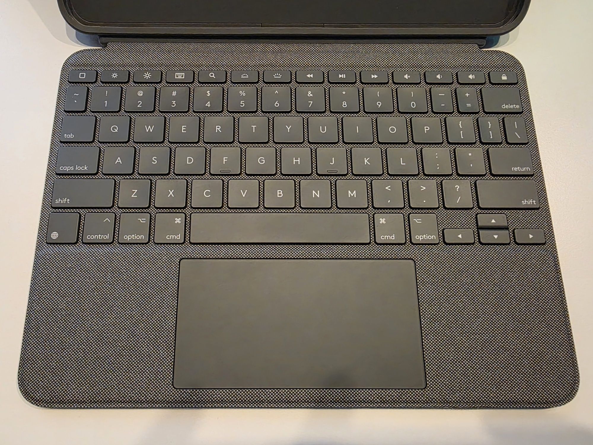 Logitech Combo Touch iPad Pro 11