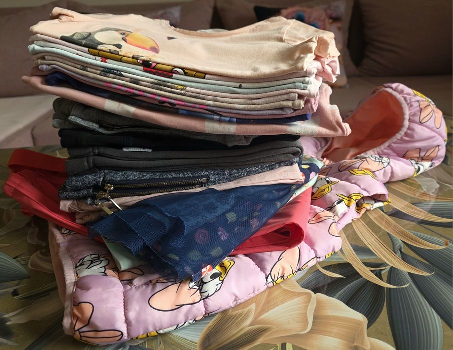 Dziewczynka- duża paka r.98/104 bezrękawnik, spodnie gumowe H&M, Zara