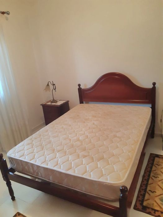 Mobília de quarto em Madeira
