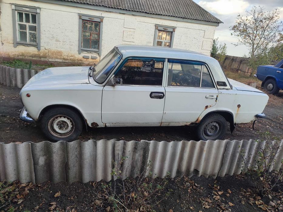 Продам ваз 21011