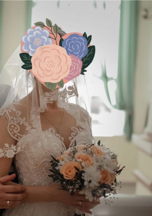 Весільна сукня з поясом