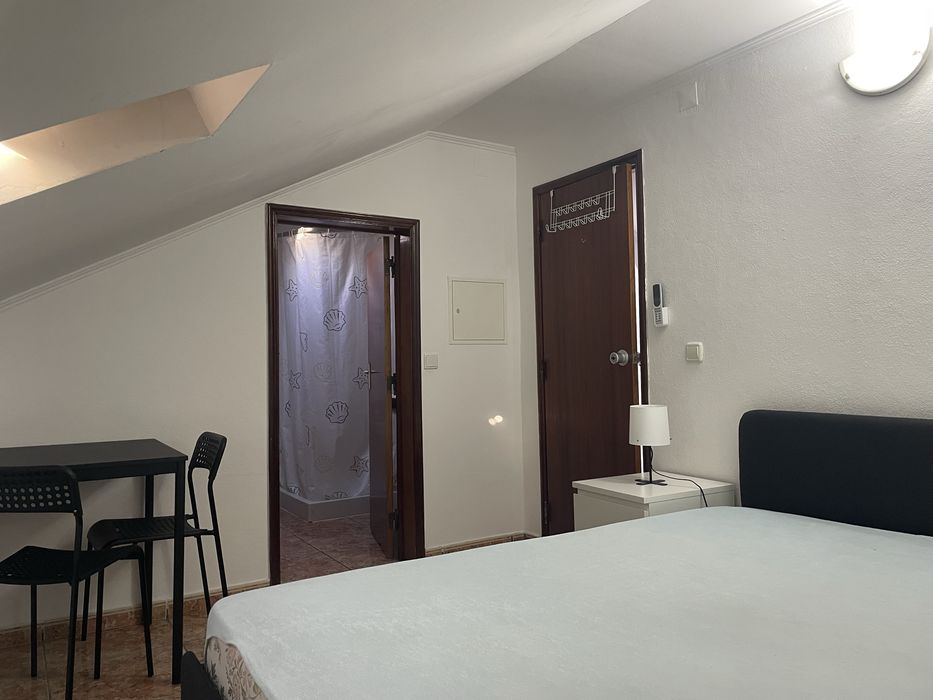 Quarta para Arrendamento, Quinta tranquila