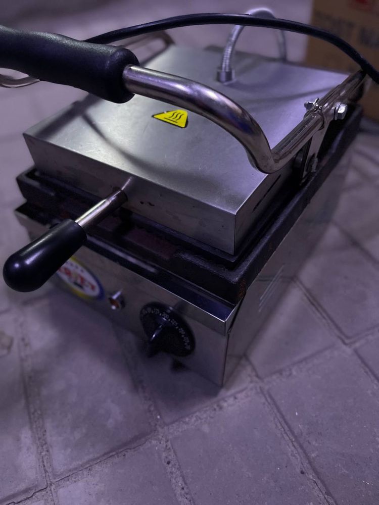 Гриль Електричний Uret 2000w