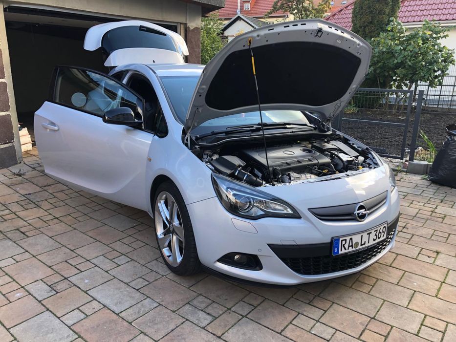 Opel Astra J GTC CDTI 2.0