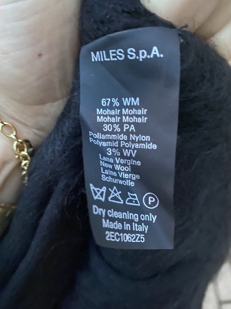 Продам пончо Giorgio Armani . Original.