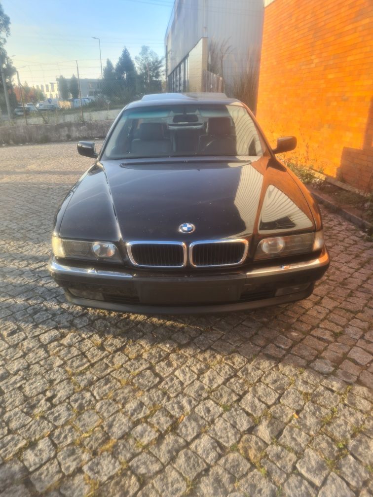 Somente para peças bmw 730i e38 v8