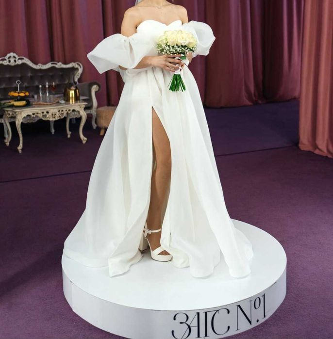 Весільна сукня С-М