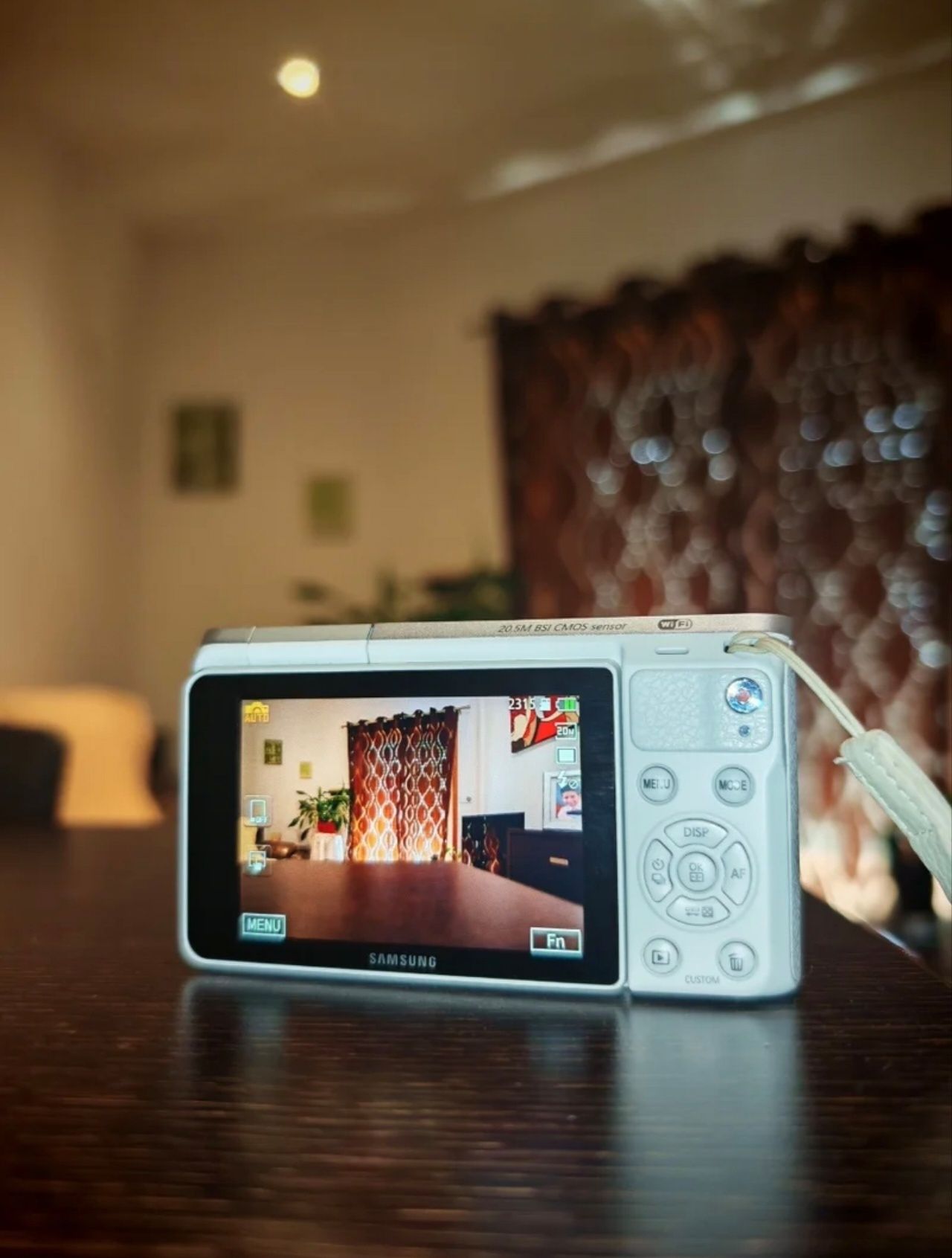 Samsung NX Mini + 9mm