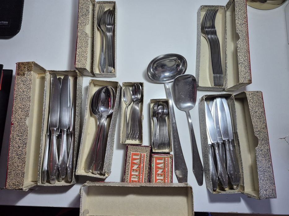 Faqueiro Perenal, conjunto de colheres, garfos e facas