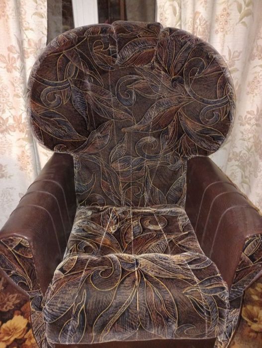 Кресла для сидіння+ пуфи