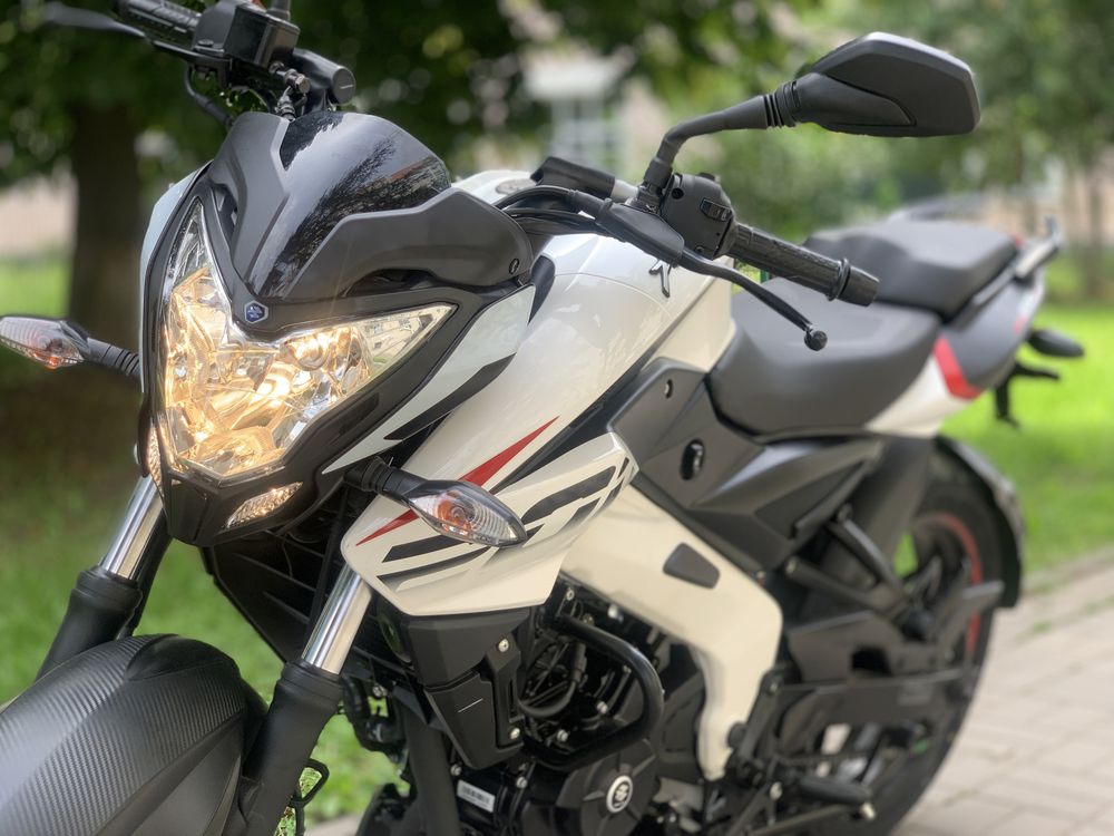 ЧОРНА ПʼЯТНИЦЯ Мотоцикл Bajaj Pulsar NS200 Гарантія 2 роки