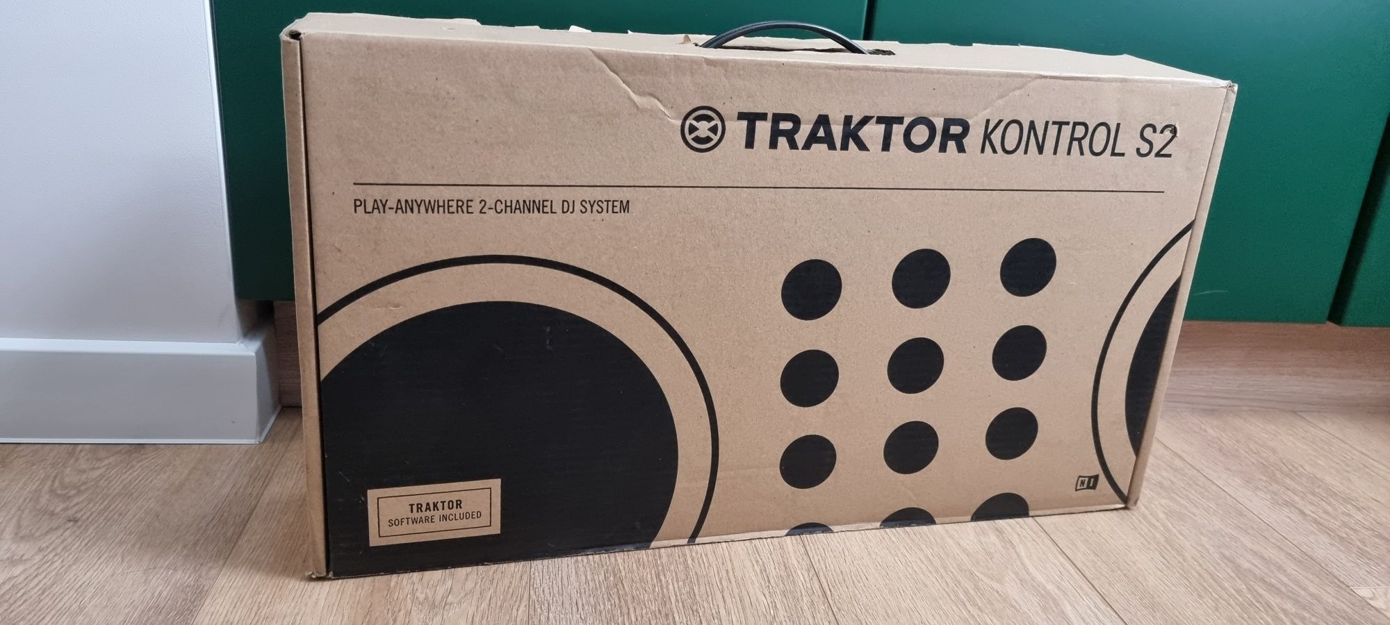 Kontroler DJ Traktor S2